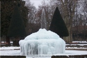 Felsenbrunnen im suedl. Hofgarten der Residenz
